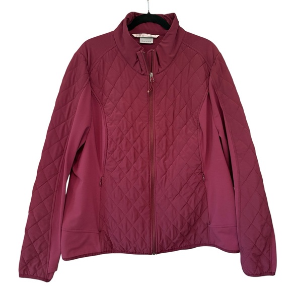 Athleta Upside Quilted Jacket in Chianti - Picture 13 of 16